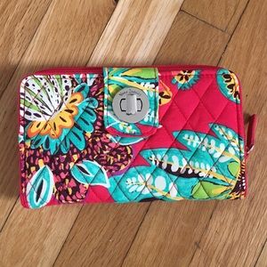 Vera Bradley Turnlock wallet